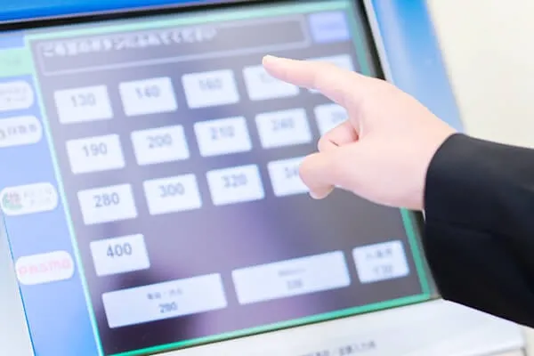 画⾯に触れずに操作することが出来、衛⽣的︕